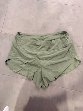 Athleta Run With It 3.5” Lightweight High-Rise Running Shorts - Sage Green
